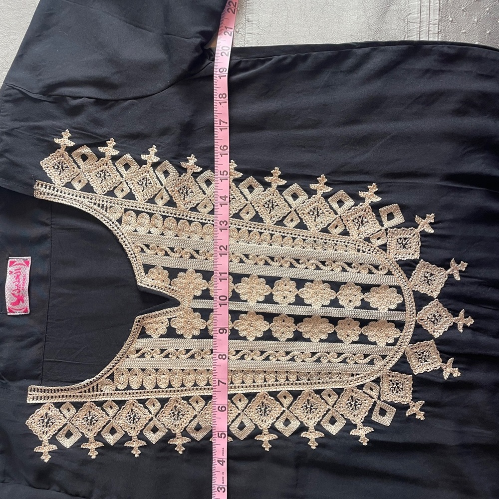 Authentic Egyptian Gallabiyah Kaftan with Beaded Head Scarf - Picture 8 of 12